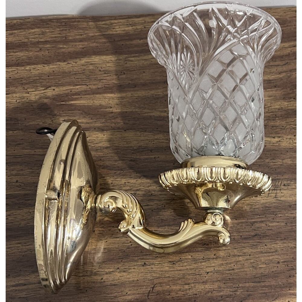 Traditional Heavy Crystal Glass & Brass Light Fixture Wall Sconce UNTESTED